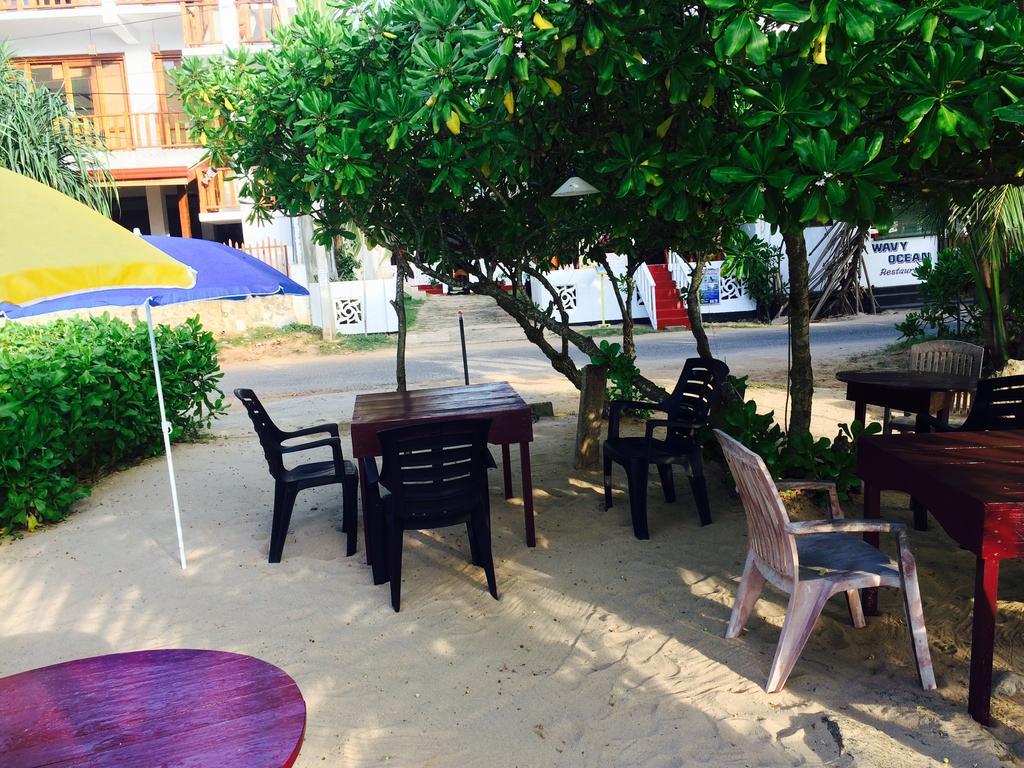 Sea Side Guest House Tangalle Exteriör bild