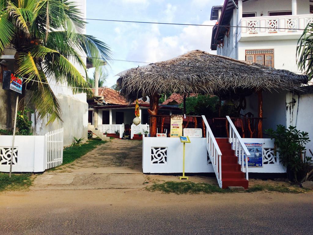 Sea Side Guest House Tangalle Exteriör bild