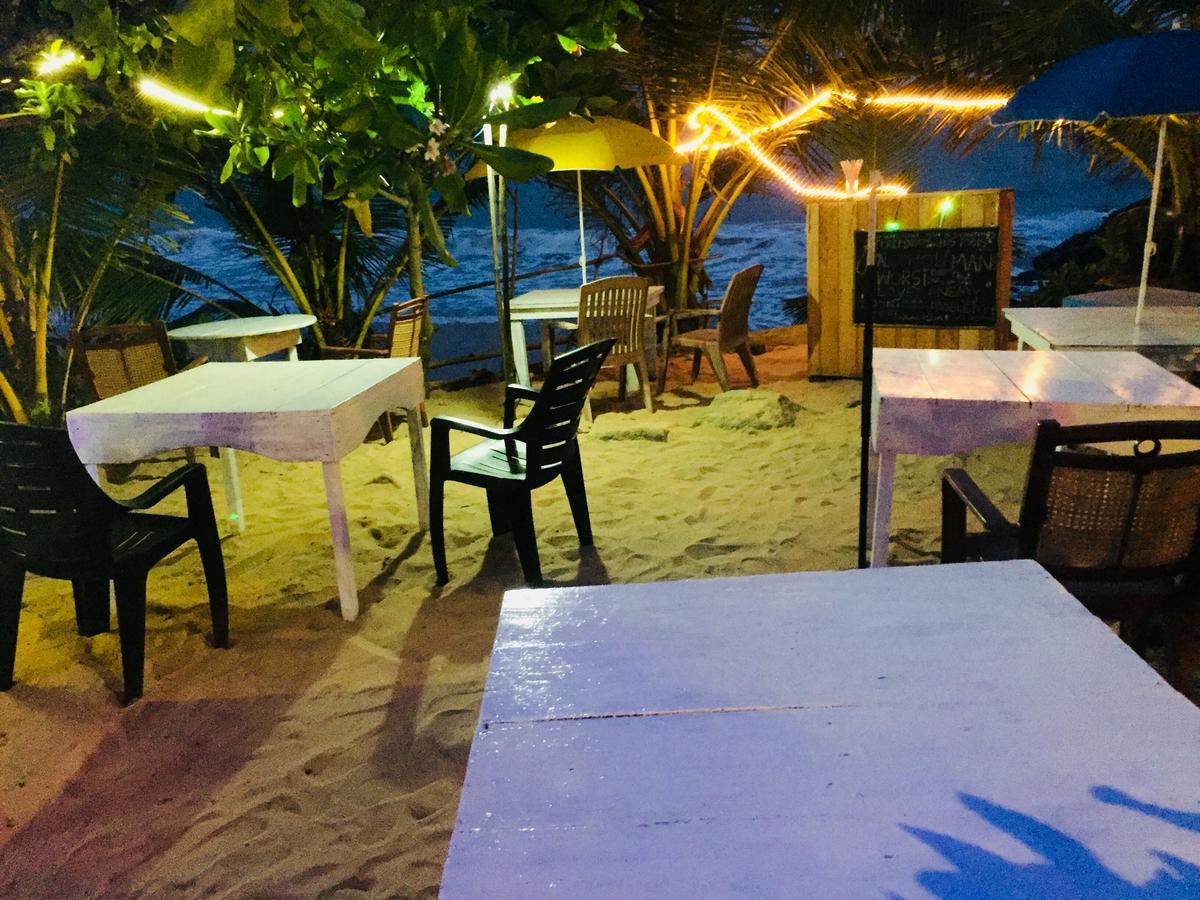 Sea Side Guest House Tangalle Exteriör bild