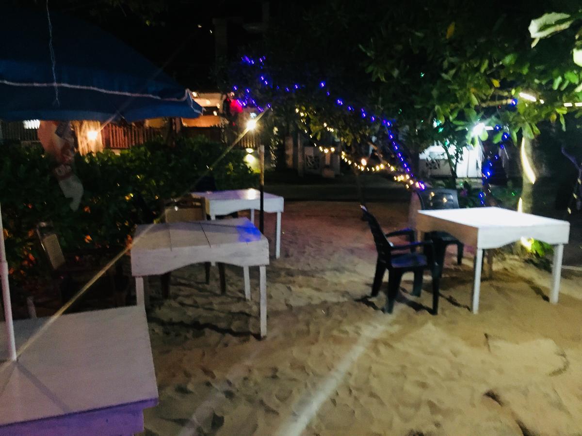 Sea Side Guest House Tangalle Exteriör bild
